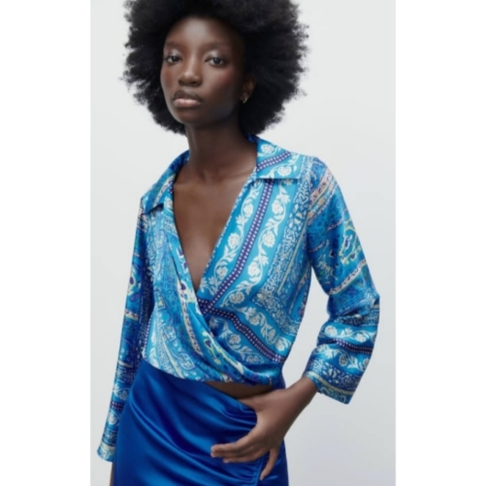 ZARA NWT Multicolored Scarf Printed Shirt in Size S
